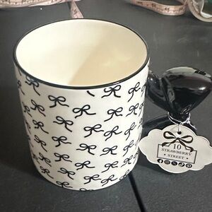 10 strawberry street bow coffee mug